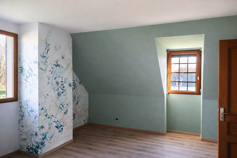 Peinture et papier peint dans une chambre à Saint-Valery-en-Caux